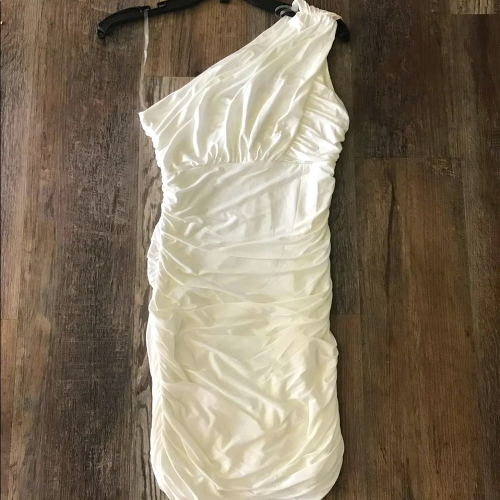 COPY - Over the shoulder dress